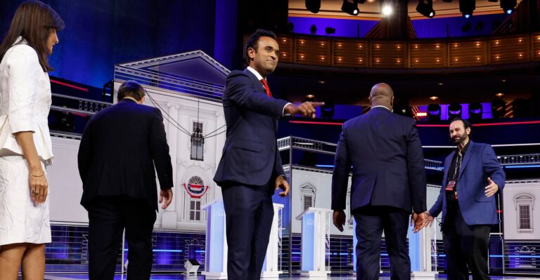 Vivek Ramaswamy Slams Liberal Debate Moderators: ‘This Should Be Tucker Carlson’