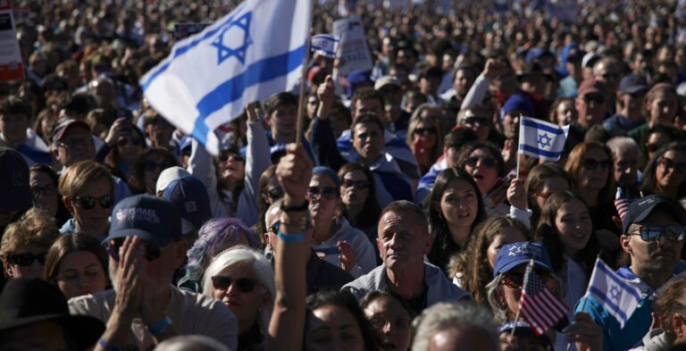 Hundreds of Thousands Flood DC to March for Israel