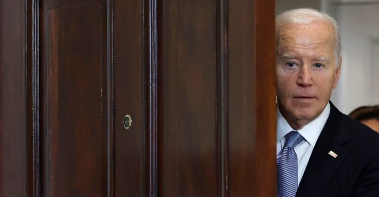 Why Would Any Legit Dem Presidential Prospect Jump Into This Mess?