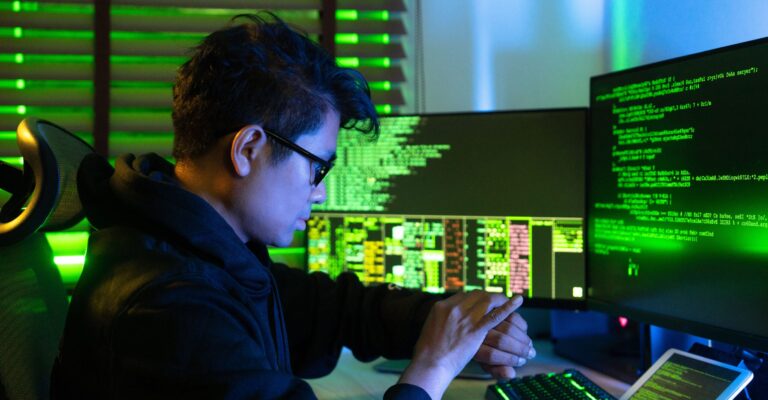 US Struggles to Remove Chinese Hackers From Major Telecom Networks
