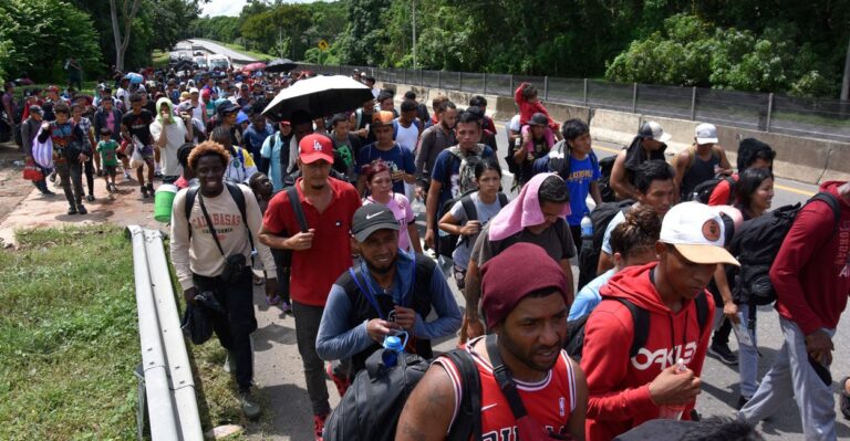 Large Migrant Caravan Makes Its Way to the US