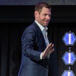 Eric Swalwell waving