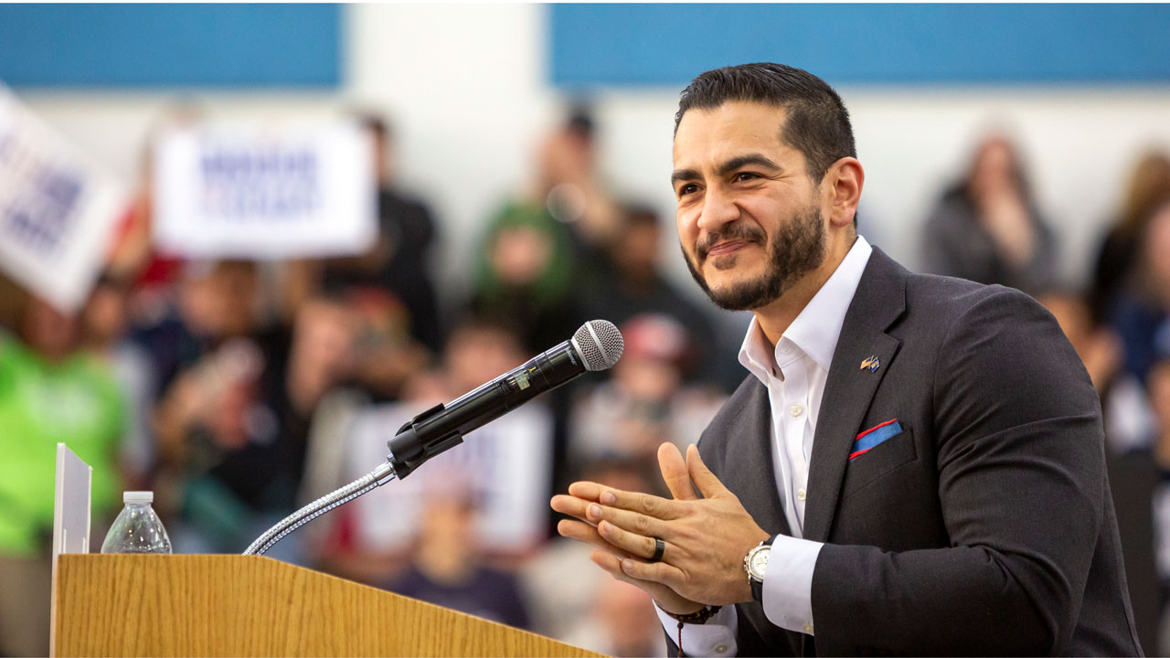 Michigan Senate Candidates Engage in Party Infighting Over Tax Returns Ahead of Democratic Primary