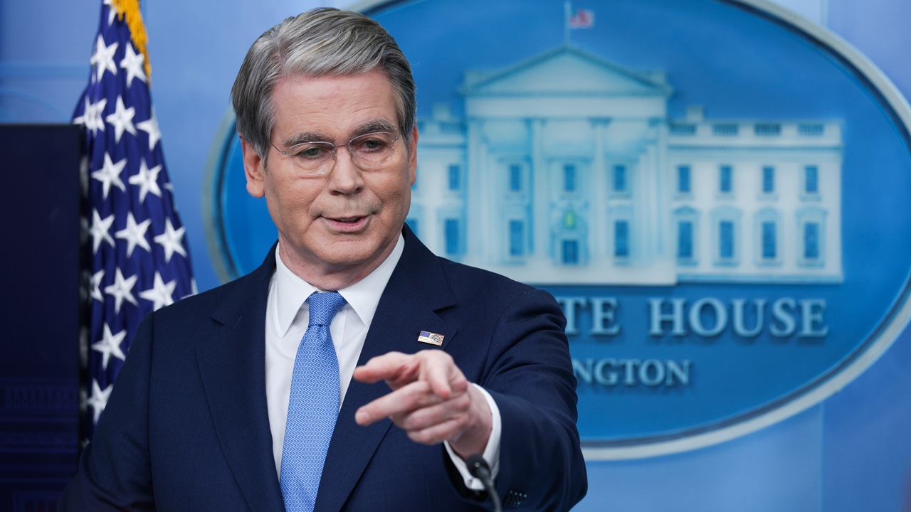 How Do Federal Government Employees Get Away With Not Paying Their Taxes?