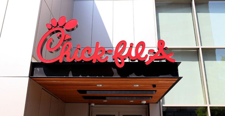 49 Conservative Leaders Urge Chick-Fil-A to ‘Reverse Course’ on Pro-Family Charities