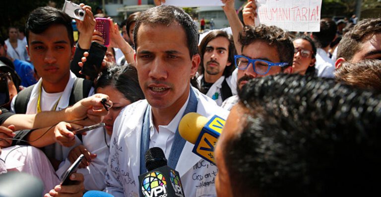 Trump, Guaido Talk for First Time Amid Venezuelan Turmoil