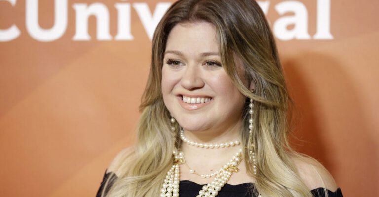 Problematic Women: #TimeIsUp at the Golden Globes, Oprah, and Kelly Clarkson