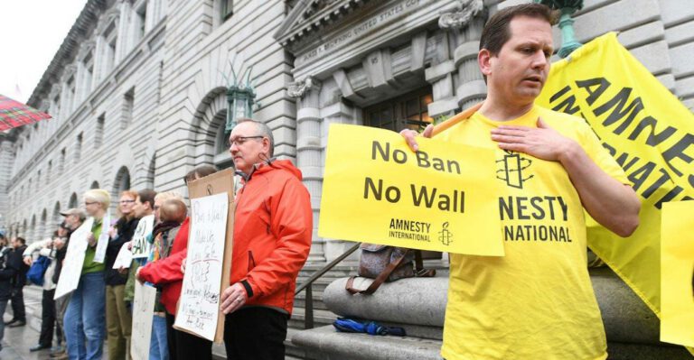 Last-Minute Lawyer Faulted for ‘Poor Job’ Defending Trump’s Immigration Order