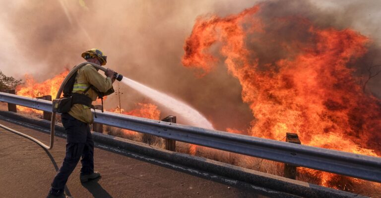 22 Photos of California’s Devastating Fires