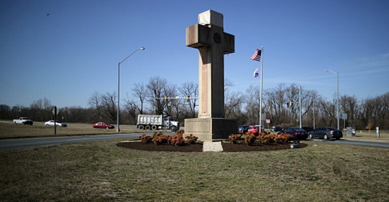 Peace Cross Honoring War Dead Can Stay, High Court Rules