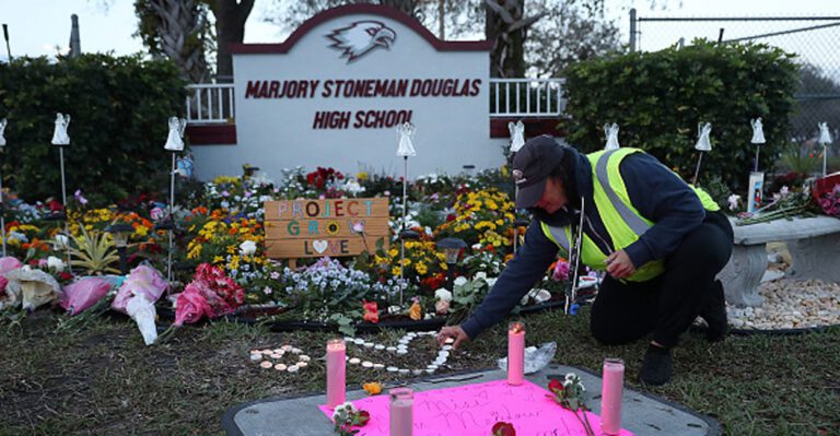 Sheriff’s Deputy Who Fled Parkland Shooting Charged With Neglecting Children