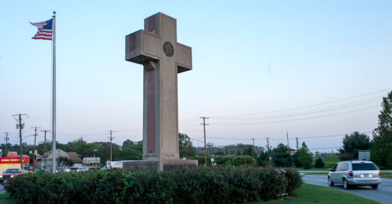 6 Key Exchanges From the Peace Cross Oral Argument