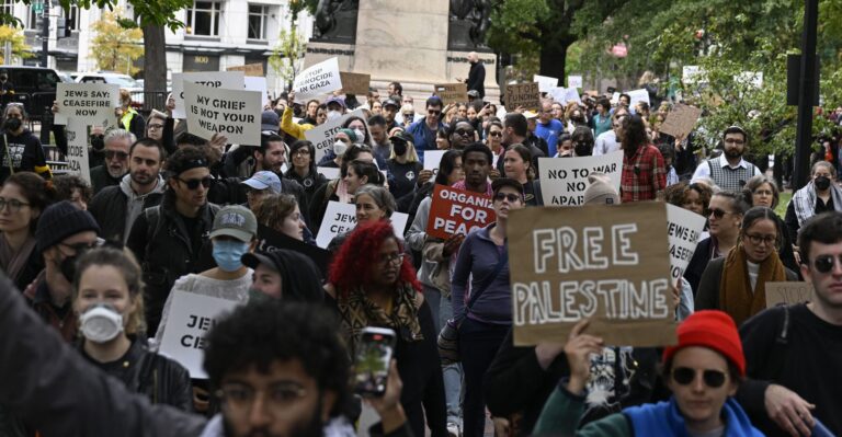 Pro-Palestinian Protesters Block White House, Demand Biden Push for Gaza Cease-fire