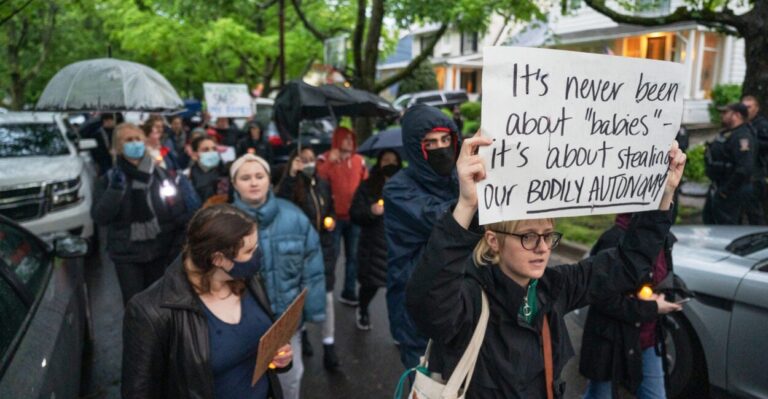 New Florida Law to Prohibit Protests at Private  Residences 
