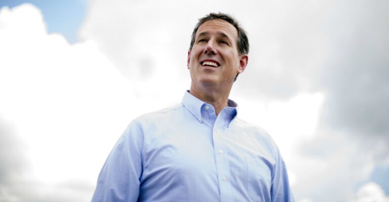 Over Coffee, Rick Santorum Tries to Recapture Iowa Success