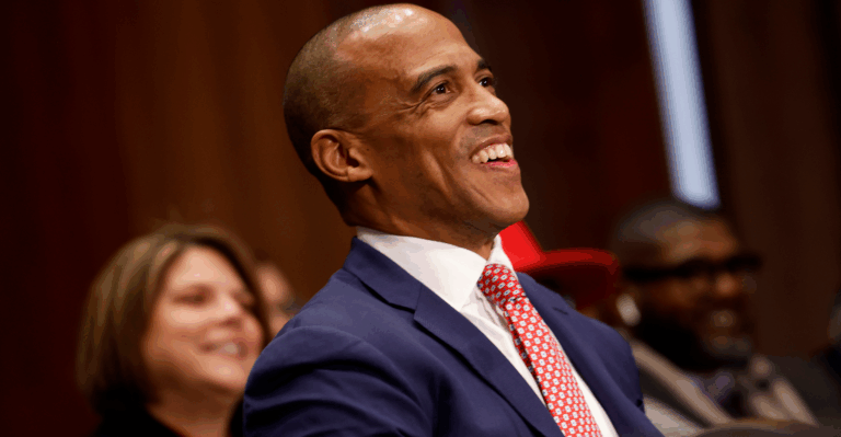 Ex-NFL Star Tapped as HUD Chief Has Game Plan for Agency