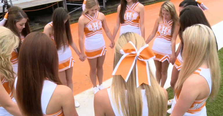 This Cheerleader’s Amazing Response to Prayer Ban