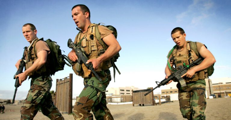 This Former Navy SEAL Has a Veterans Day Message for All Americans