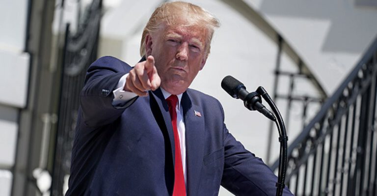 As Democrats Attack Trump as ‘Racist,’ He Defends ‘Go Back’ Tweets