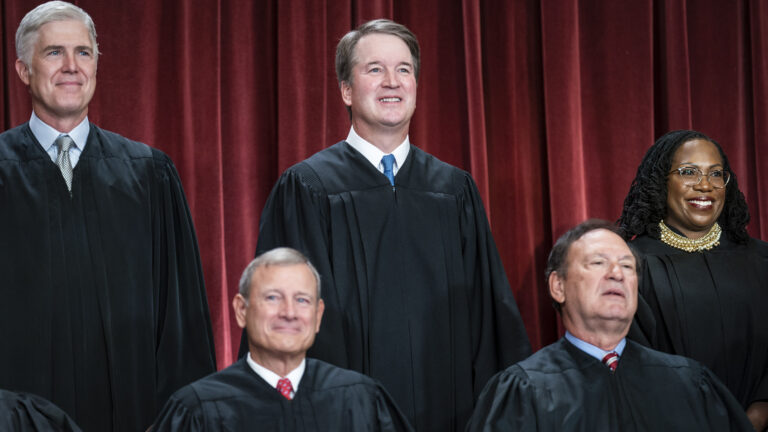 ‘Toothless’ or Unconstitutional? SCOTUS Hears Case on FCC’s $100M Fines on Verizon, AT&T