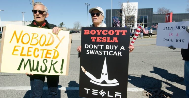 Who Profits When Cities Burn? ActBlue, That’s Who