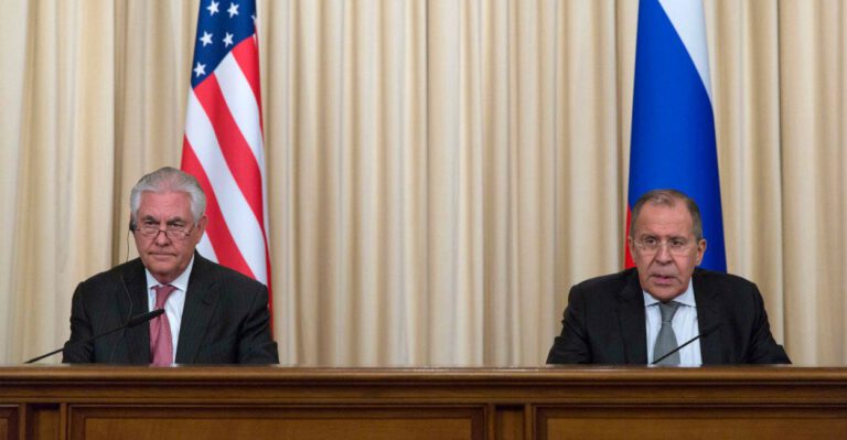 Defying His Critics, Tillerson Projects American Strength in Moscow Visit