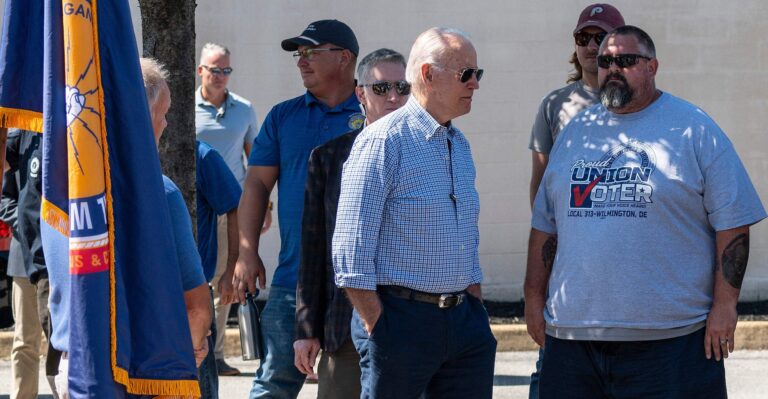 Democrats Push Tax Credit to Incentivize Donations to Union Politics