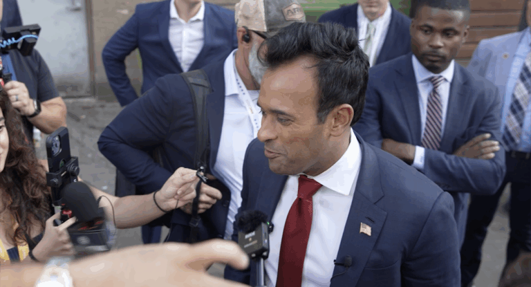 Vivek Ramaswamy Confirms ‘Great Conversations’ With Trump About a Cabinet Position