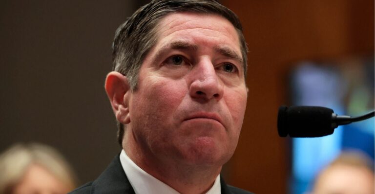 Religious Expression Rights Restored for Federal Employees