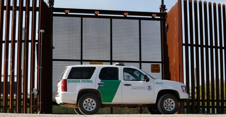 House Conservatives Back Trump’s Border Wall Request