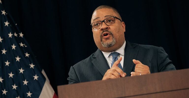 Even Trump-Hating Liberal Lawyers Are Trashing Alvin Bragg’s Feeble Indictment Attempt