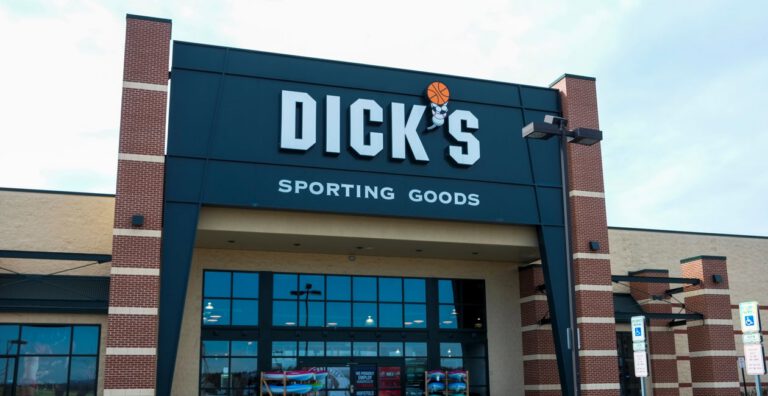 Conservative Shareholder Grills CEO of Dick’s Sporting Goods for Anti-Gun Policies
