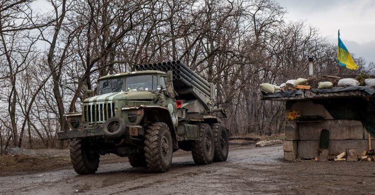 International Monitors: Ukraine Cease-Fire Holding but ‘On Thin Ice’