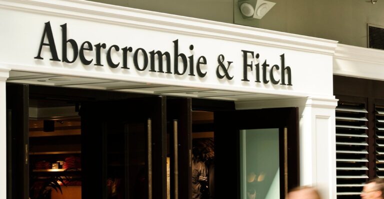 Did Abercrombie Discriminate Against an Applicant Because of Her Religion? Supreme Court Justices Hear Case