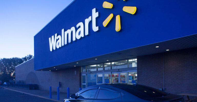 Wal-Mart’s Giving Raises. How That Shows the Market Works.