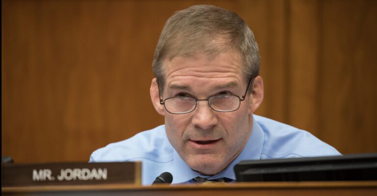 Lawmakers Seek Release of Secret Memo on FBI, Anti-Trump Dossier