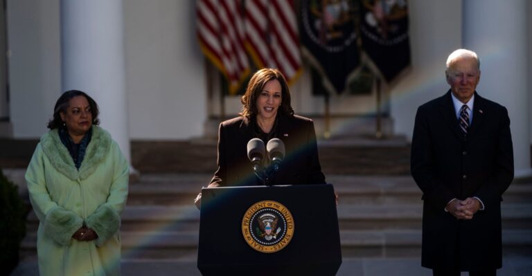 LA Times Columnist Tries Desperately to Lionize Lying Kamala Harris