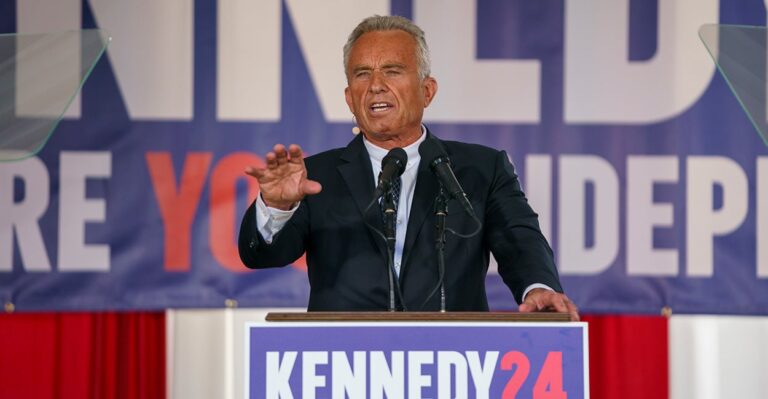 BREAKING: RFK Suspends His Campaign, Endorses Trump