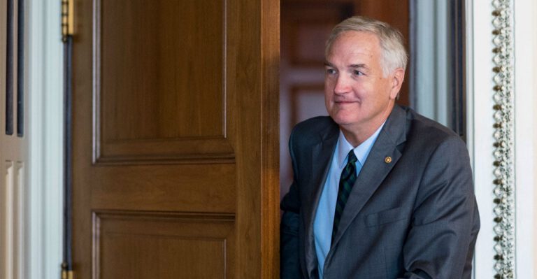 GOP Senator Proposes Transferring Sanctuary Cities’ Federal Funds to Border Wall Budget