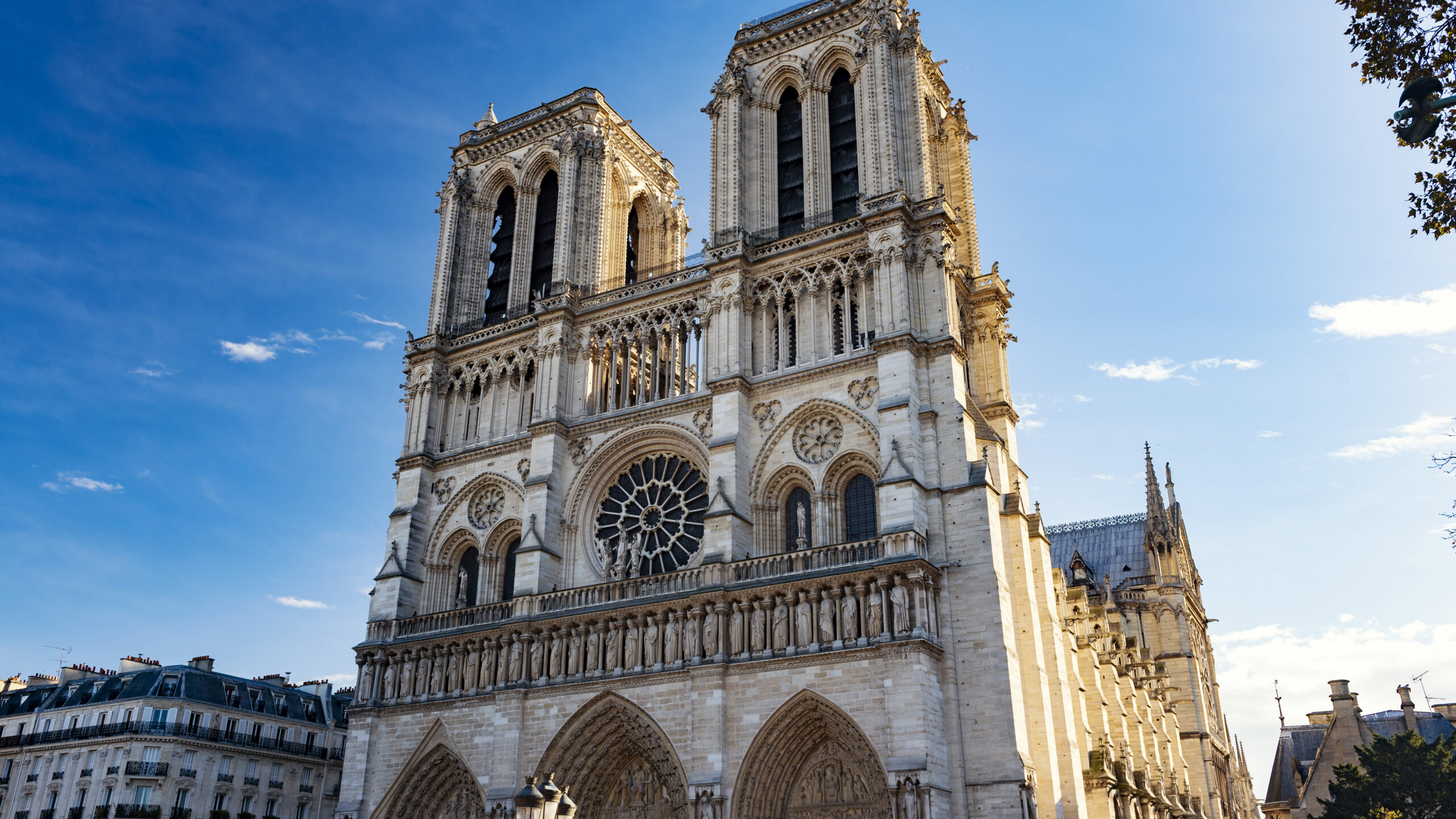 An ‘Expression of the Catholic Mind’: Cathedrals Come to Cinema in the US