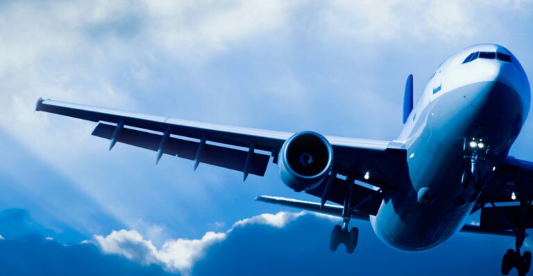 This Bill Would Ban Congress From Using Taxpayer Funds for First-Class Travel