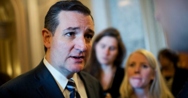 6 White House Hopefuls Use Twitter, Facebook to Share on Paris Terror Attacks