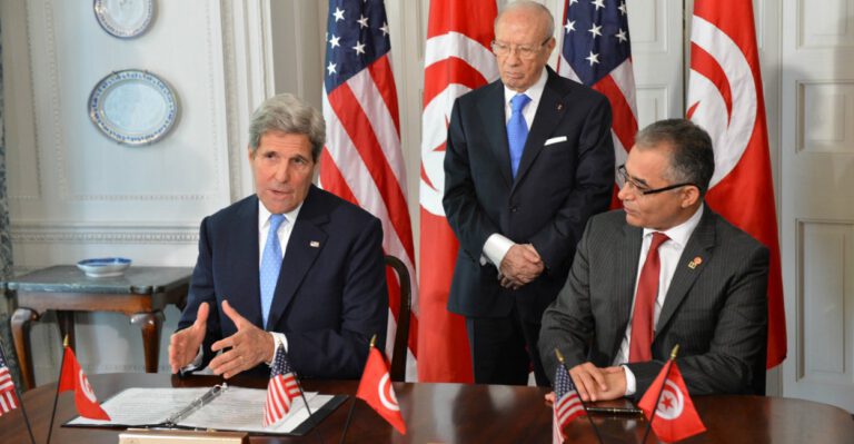 Obama Meets With President of Tunisia, Rare Country Where Approval of US Is Rapidly Growing