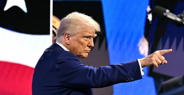 Trump Vows to Deport Illegal Aliens at Unprecedented Scale in Speech to Conservatives