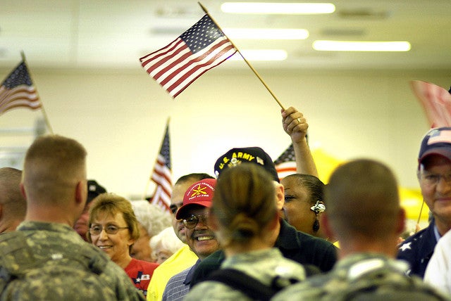 18 Photos of Beautiful Veteran Homecomings