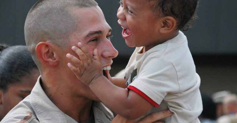 18 Photos of Beautiful Veteran Homecomings