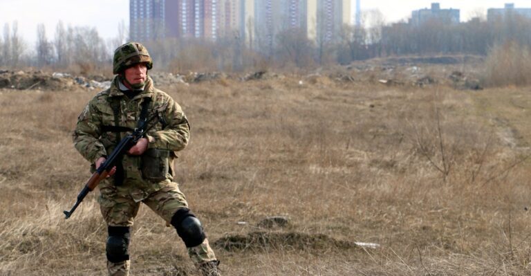 Civilian Volunteer Battalion Prepares to Defend Ukraine’s Capital