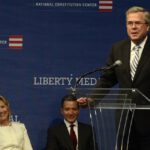 Conservative Group Brands Jeb Bush ‘Unelectable’ for Giving Medal to Hillary Clinton