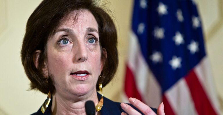 Top US Negotiator With Cuba Under ‘No Illusions’ Castro Regime Will Change