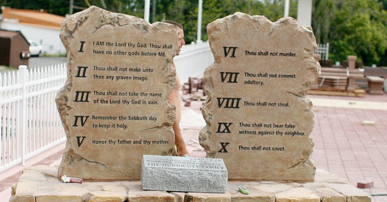 Court Rules to Remove 10 Commandments Statue at Oklahoma State Capitol